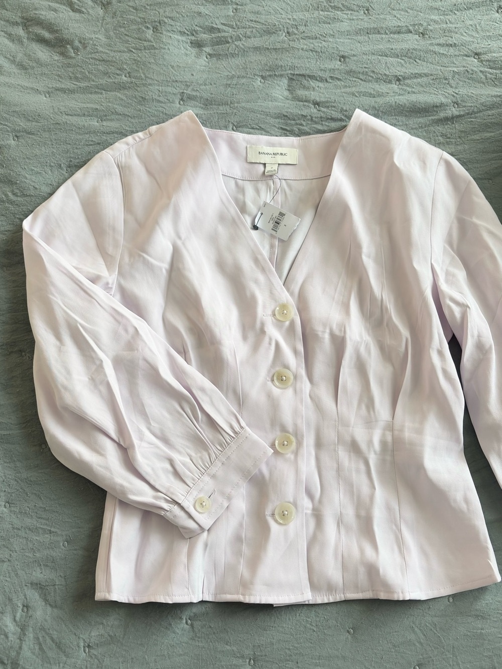 Banana Republic Light Lilac Button-Front V-Neck Blousei